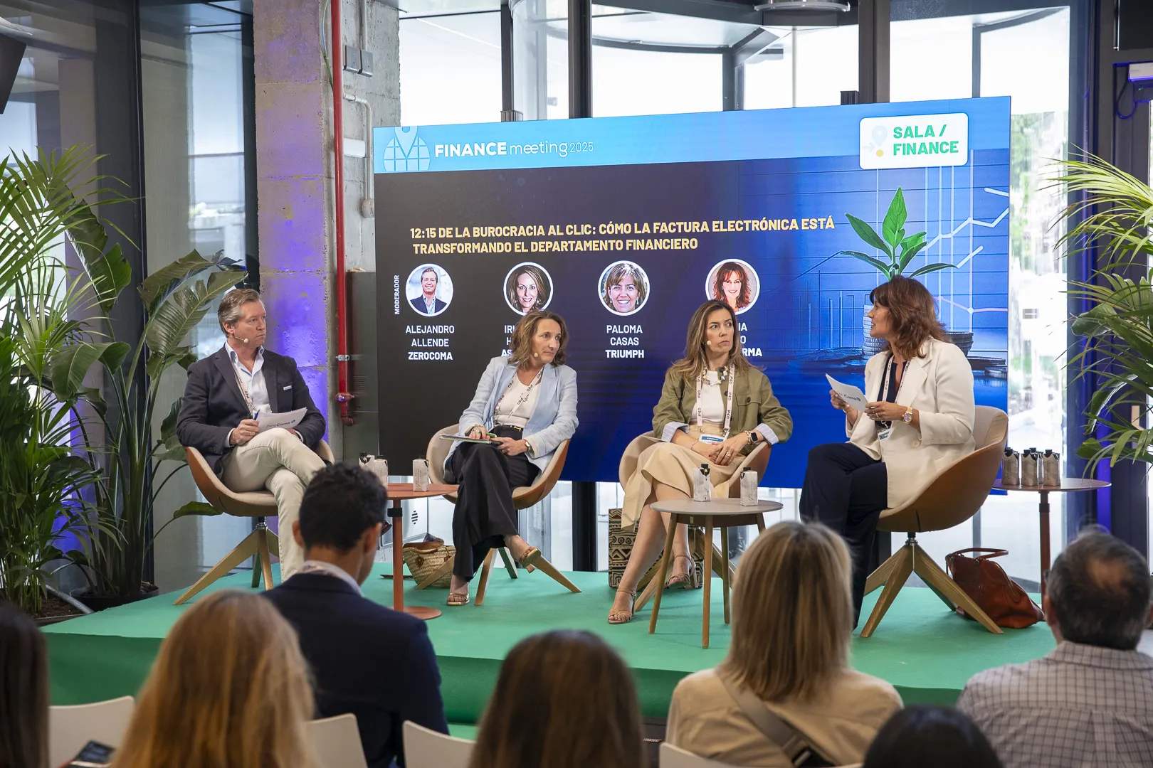 mesa de debate FM 2025